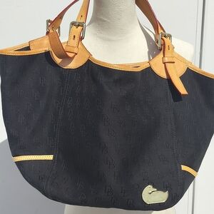 Dooney & Bourke Black Tan Canvas Leather Handle Strap Classic Tote Bag